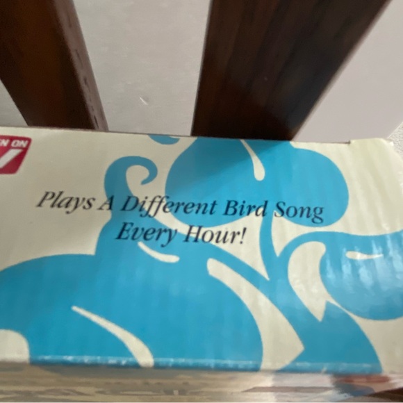 National Audubon Society Singing Bird Clock Working (TeleBrands Version) Cottage - Picture 9 of 13